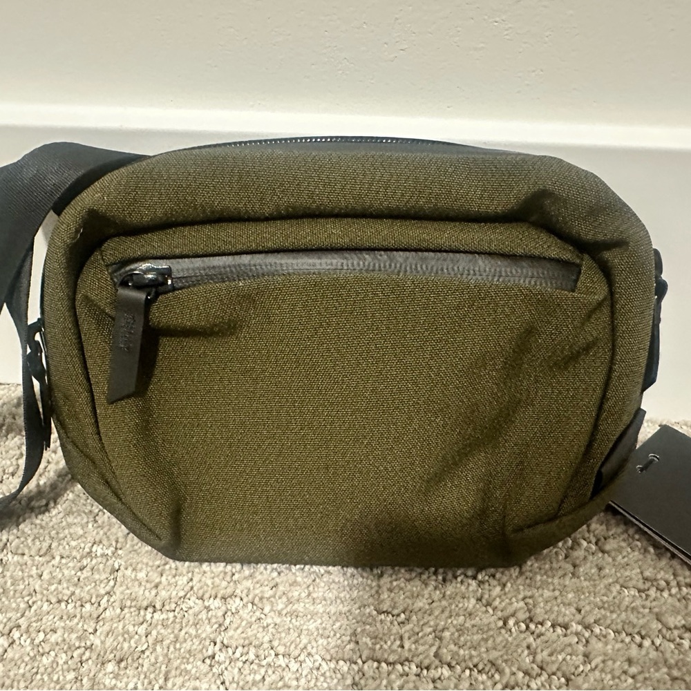 ALPACA Go Sling Nano Men's Olive Green Crossbody Bag - Picture 3 of 14